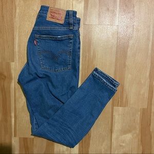 Levi’s Wedgie Skinny Size 26 - high rise